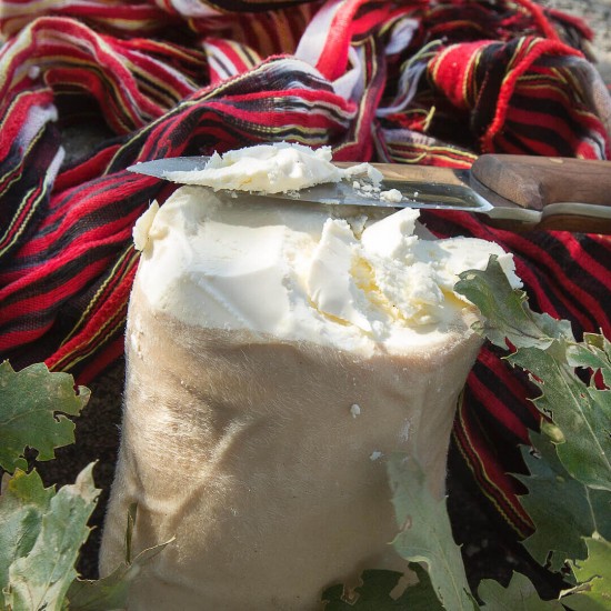 Kargı Tulum Peyniri- 1 kg, Koyun-Keçi-İnek karışımı Kargı Tulum Peyniri